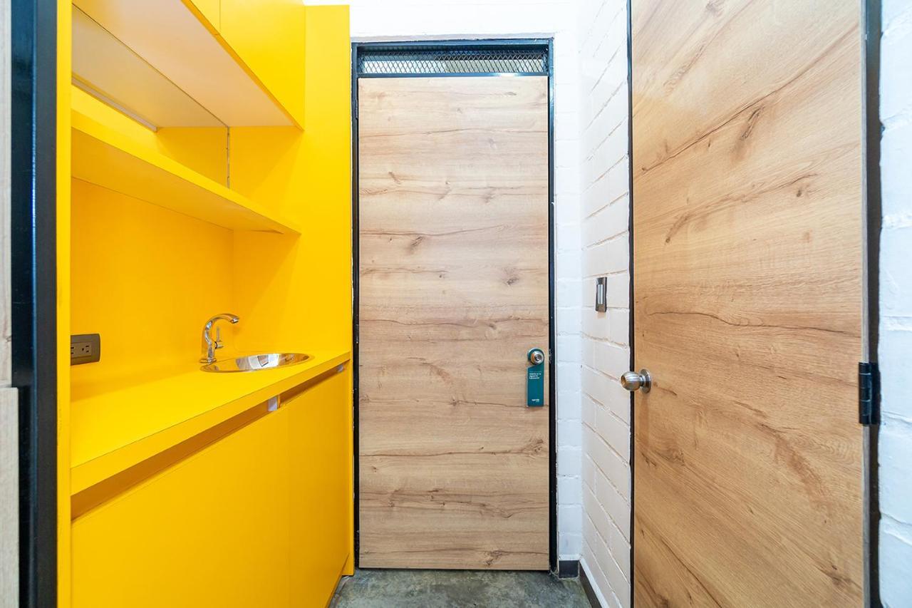Ayenda Living Box Hotel Cali Exterior photo