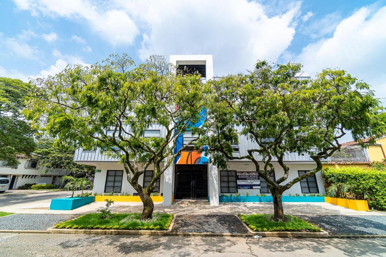 Ayenda Living Box Hotel Cali Exterior photo