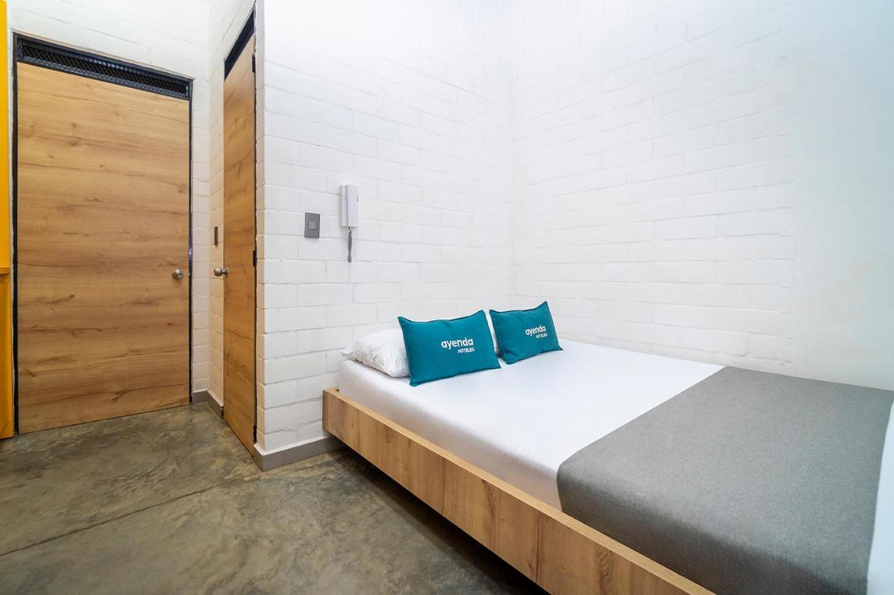Ayenda Living Box Hotel Cali Exterior photo